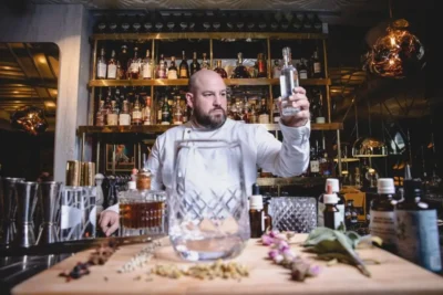 Funkcionalni bar, Vladimir Simić